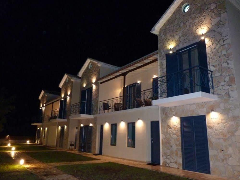 Ilianthos Apartments & Studios Микрос-Гиалос Экстерьер фото