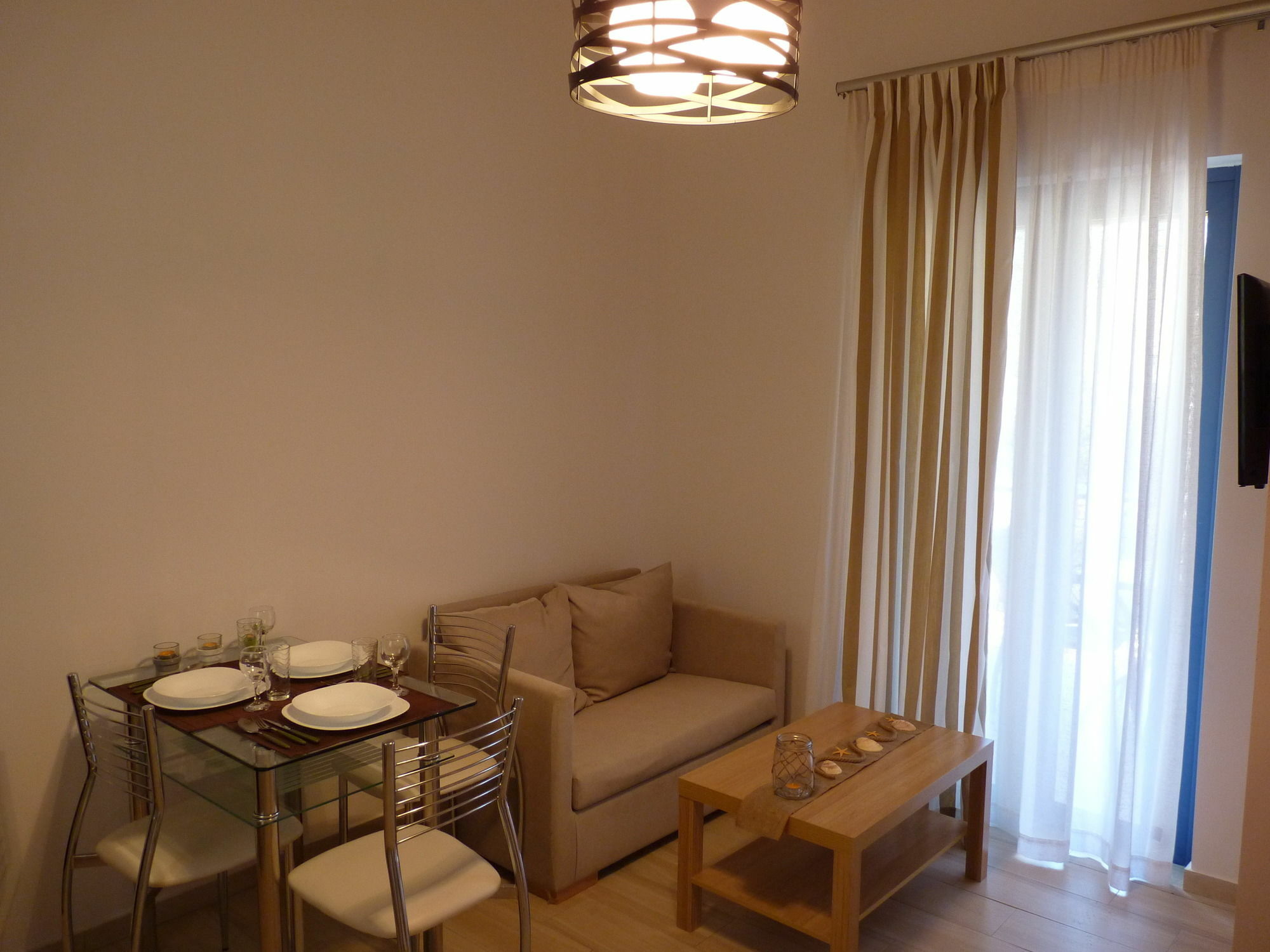Ilianthos Apartments & Studios Микрос-Гиалос Экстерьер фото