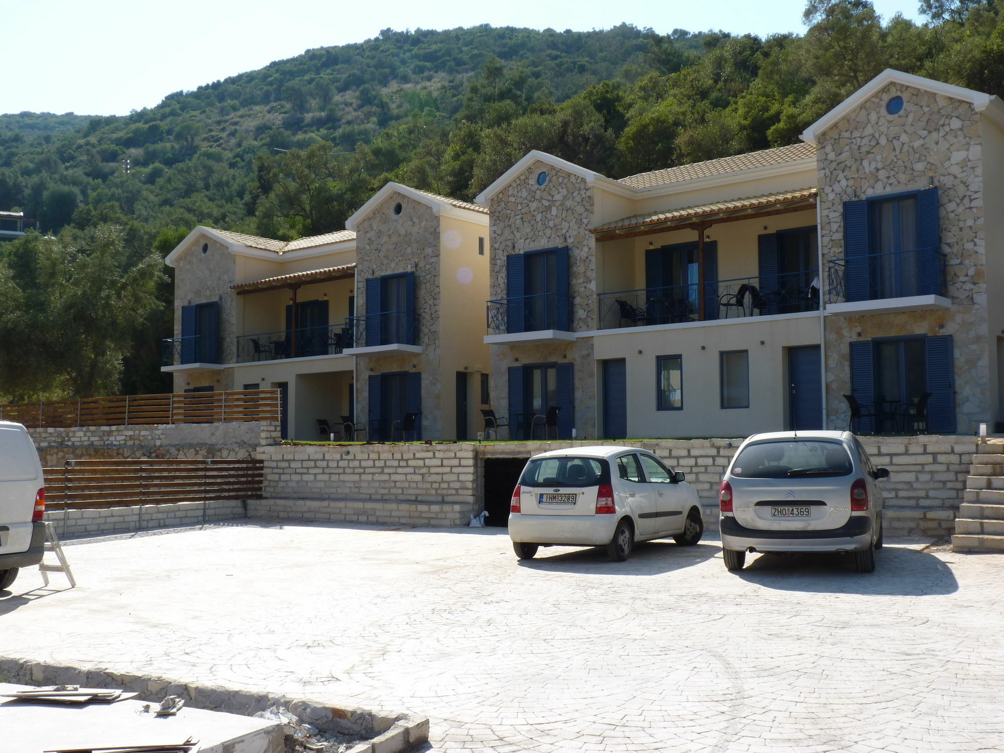 Ilianthos Apartments & Studios Микрос-Гиалос Экстерьер фото